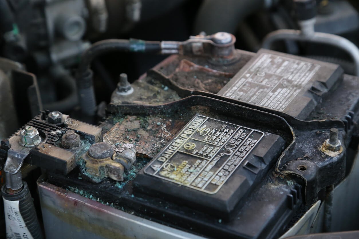 what-are-the-signs-of-a-faulty-battery-corrosion what-are-the-signs-of-a-faulty-battery-corrosion